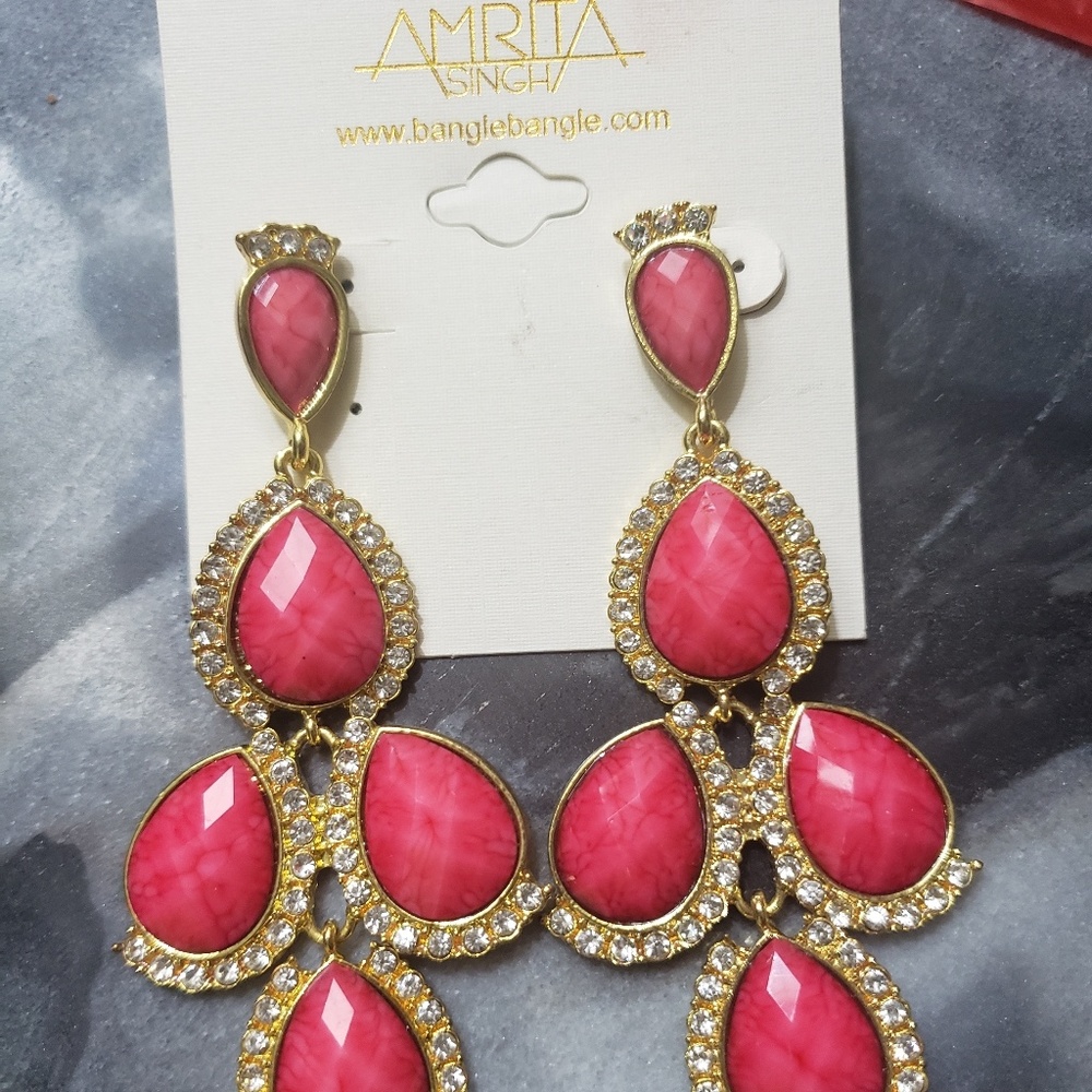 Chandelier earrings pink